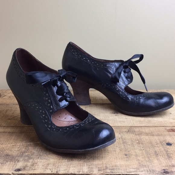 Anthropologie Shoes - Anthropologie Naya leather lace heels 9 NARROW